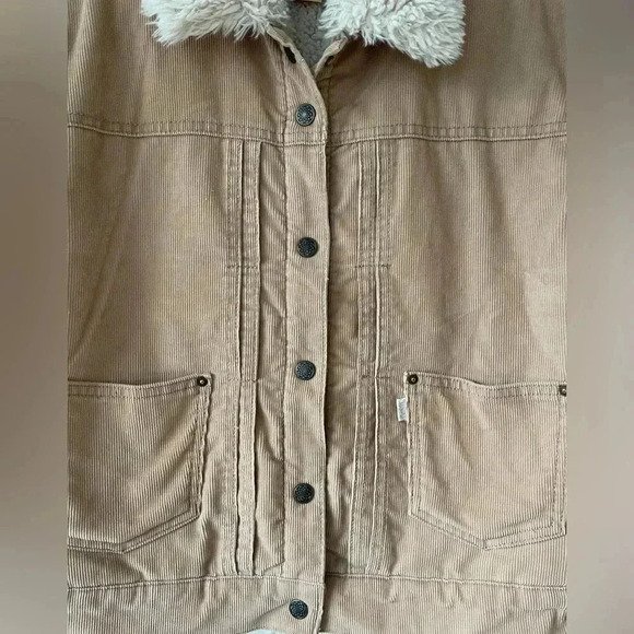 Levi’s original Sherpa corduroy trucker jacket, color - safari tan; size S - Picture 4 of 12